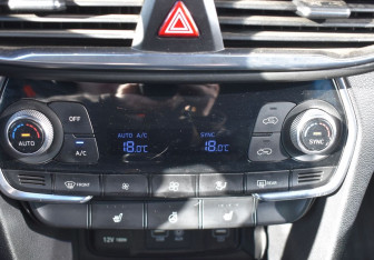 Подержанный автомобиль Hyundai Santa Fe 2019 года (16 фото)