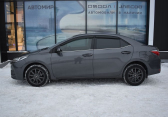 Подержанный автомобиль Toyota Corolla Sedan 2018 года (8 фото)
