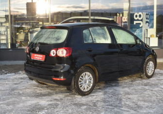 Подержанный автомобиль Volkswagen Golf Plus 2012 года (5 фото)