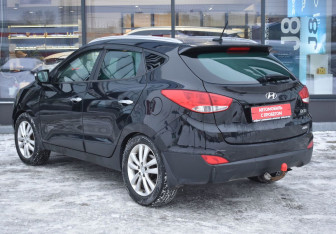 Подержанный автомобиль Hyundai ix35 2013 года (7 фото)