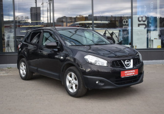 Подержанный автомобиль Nissan Qashqai 2011 года (3 фото)