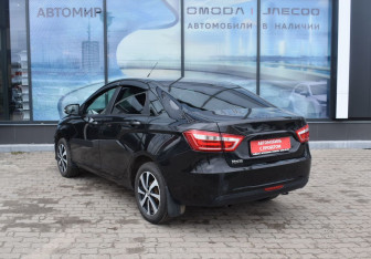 Подержанный автомобиль LADA (ВАЗ) Vesta Sedan 2017 года (7 фото)