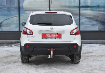 Подержанный автомобиль Nissan Qashqai 2013 года (6 фото)