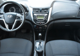 Подержанный автомобиль Hyundai Solaris Sedan 2014 года (12 фото)