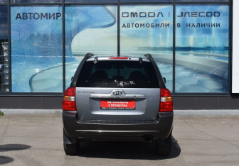 Подержанный автомобиль Kia Sportage 2006 года (6 фото)