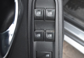 Подержанный автомобиль Nissan Terrano 2017 года (14 фото)