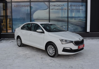 Подержанный автомобиль Skoda Rapid Liftback 2021 года (3 фото)