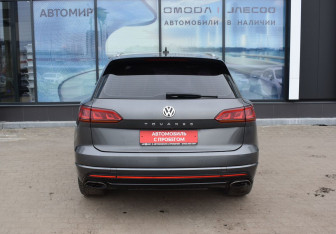 Подержанный автомобиль Volkswagen Touareg 2018 года (6 фото)