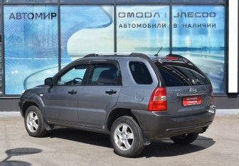 Подержанный автомобиль Kia Sportage 2006 года (7 фото)