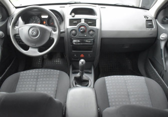 Подержанный автомобиль Renault Megane Sedan 2007 года (12 фото)