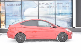 Подержанный автомобиль Hyundai Solaris Sedan 2012 года (4 фото)