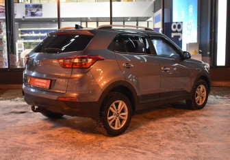 Подержанный автомобиль Hyundai Creta 2019 года (5 фото)
