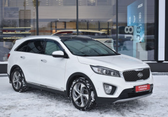 Подержанный автомобиль Kia Sorento 2016 года (3 фото)