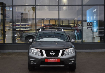 Подержанный автомобиль Nissan Terrano 2017 года (2 фото)