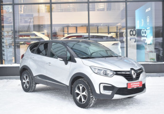 Подержанный автомобиль Renault Kaptur 2021 года (3 фото)