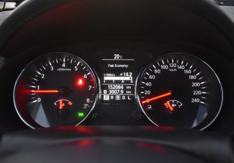 Подержанный автомобиль Nissan Qashqai 2013 года (14 фото)