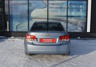 Подержанный автомобиль Chevrolet Cruze Sedan 2009 года (6 фото)