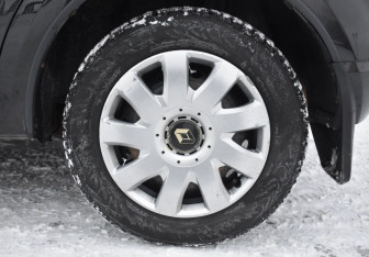 Подержанный автомобиль Renault Sandero 2011 года (9 фото)