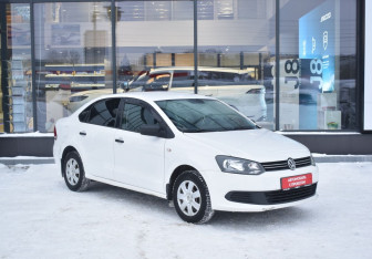 Подержанный автомобиль Volkswagen Polo Sedan 2013 года (3 фото)