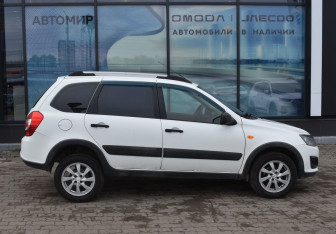 Подержанный автомобиль LADA (ВАЗ) Kalina Wagon 2017 года (4 фото)