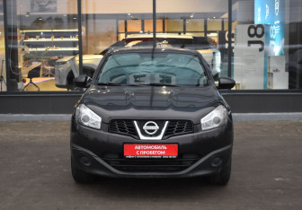 Подержанный автомобиль Nissan Qashqai 2010 года (2 фото)