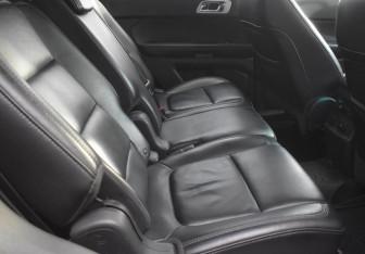 Подержанный автомобиль Ford Explorer 2013 года (11 фото)