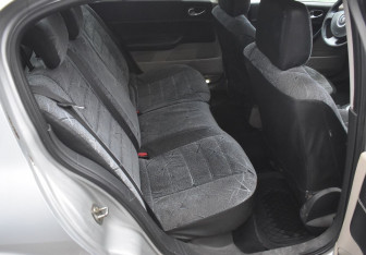 Подержанный автомобиль Renault Megane Sedan 2006 года (11 фото)