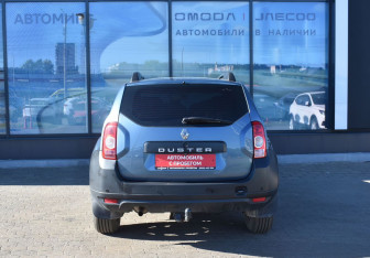 Подержанный автомобиль Renault Duster 2013 года (6 фото)
