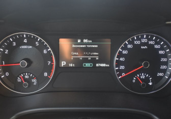 Подержанный автомобиль Kia Cerato Sedan 2019 года (13 фото)