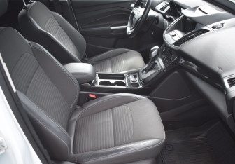 Подержанный автомобиль Ford Kuga 2018 года (10 фото)