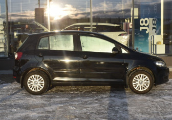 Подержанный автомобиль Volkswagen Golf Plus 2012 года (4 фото)