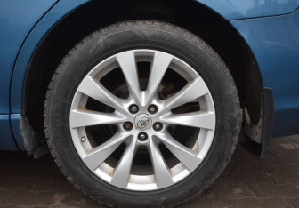 Подержанный автомобиль Toyota Venza 2010 года (9 фото)