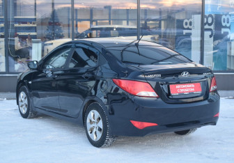 Подержанный автомобиль Hyundai Solaris Sedan 2014 года (7 фото)