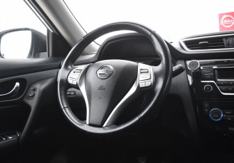 Подержанный автомобиль Nissan X-Trail 2018 года (13 фото)