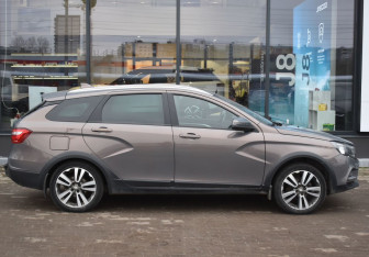 Подержанный автомобиль LADA (ВАЗ) Vesta Wagon 2020 года (4 фото)