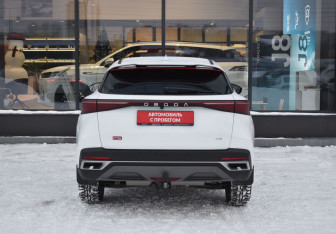 Подержанный автомобиль Omoda C5 2023 года (6 фото)