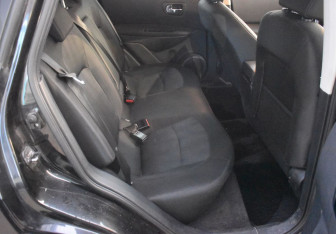 Подержанный автомобиль Nissan Qashqai 2013 года (11 фото)