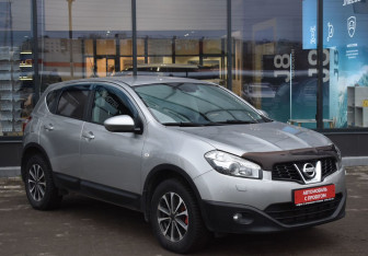 Подержанный автомобиль Nissan Qashqai 2012 года (3 фото)
