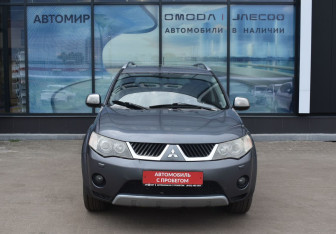 Подержанный автомобиль Mitsubishi Outlander 2007 года (2 фото)