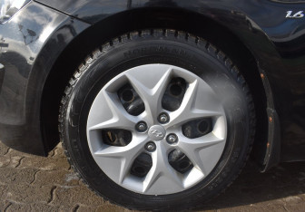 Подержанный автомобиль Hyundai Solaris Sedan 2015 года (9 фото)