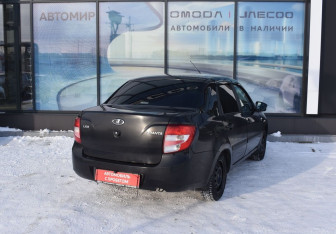 Подержанный автомобиль LADA (ВАЗ) Granta Sedan 2017 года (5 фото)