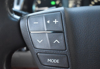 Подержанный автомобиль Lexus LX 2012 года (19 фото)