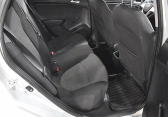 Подержанный автомобиль Hyundai Solaris Sedan 2011 года (11 фото)