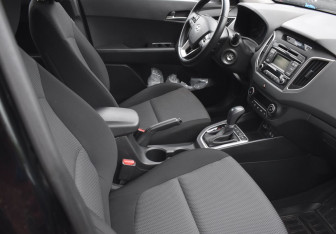 Подержанный автомобиль Hyundai Creta 2019 года (10 фото)