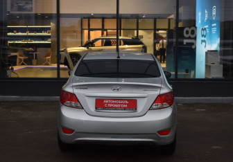 Подержанный автомобиль Hyundai Solaris Sedan 2014 года (6 фото)