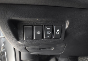 Подержанный автомобиль Nissan X-Trail 2012 года (14 фото)