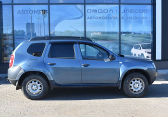 Подержанный автомобиль Renault Duster 2013 года (4 фото)