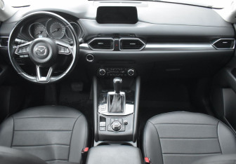 Подержанный автомобиль Mazda CX-5 2018 года (12 фото)