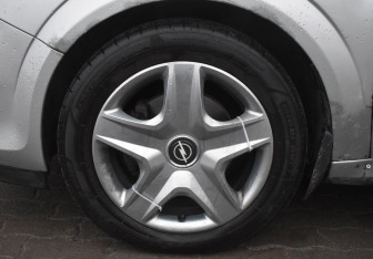 Подержанный автомобиль Opel Astra Hatchback 2011 года (9 фото)