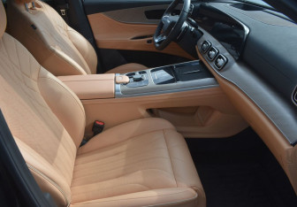 Подержанный автомобиль Jaecoo J8 2024 года (10 фото)